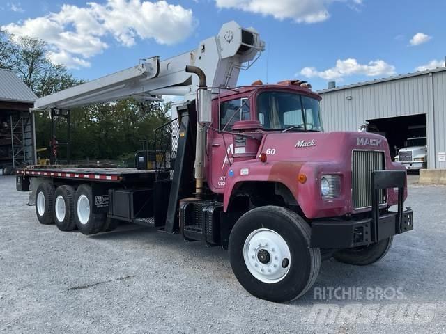 Mack DM686S Drugi tovornjaki