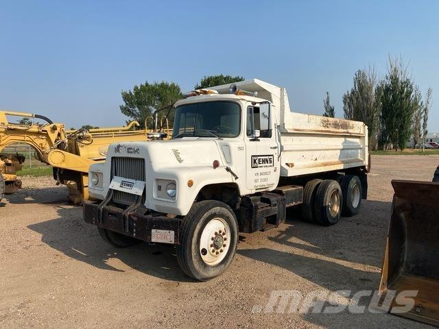 Mack DM686S Kiper tovornjaki
