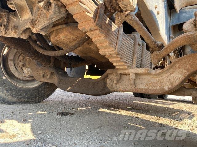 Mack DM686S Kiper tovornjaki