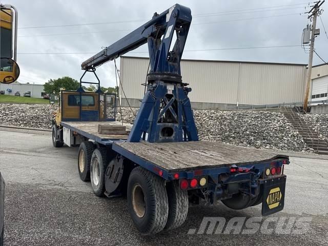Mack DM688S Drugi tovornjaki