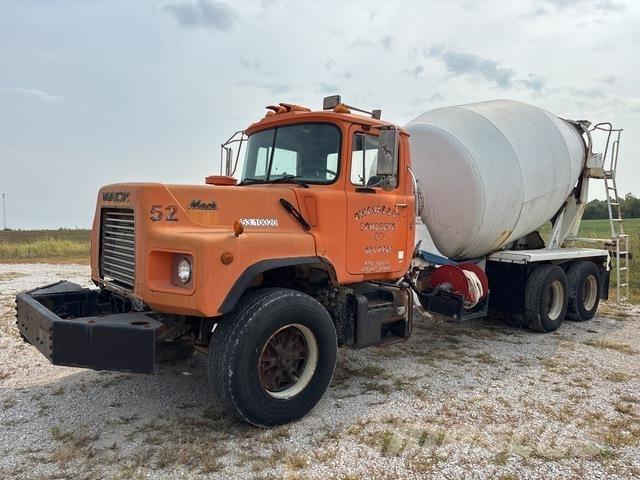 Mack DM690 Tovornjaki za vodo