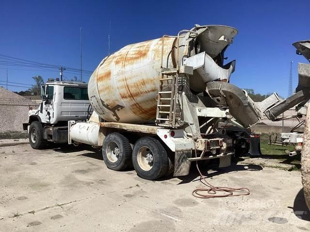 Mack DM690S Drugi tovornjaki