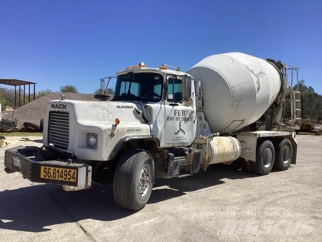 Mack DM690S Drugi tovornjaki