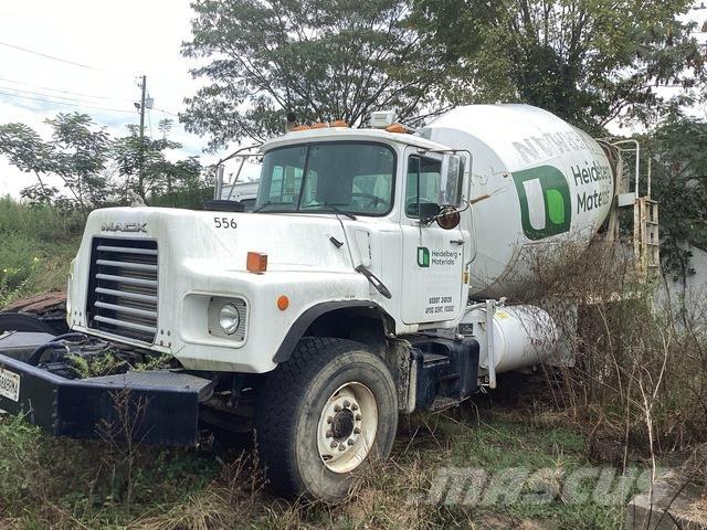 Mack DM690S Drugi tovornjaki