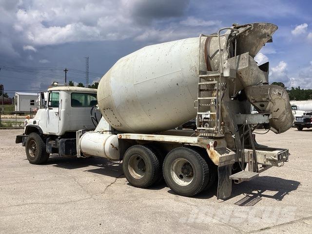 Mack DM690S Drugi tovornjaki