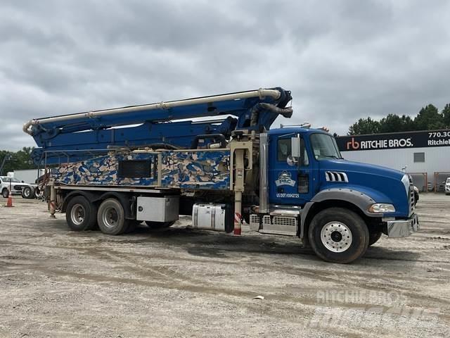 Mack GR64B Kamionske črpalke za beton