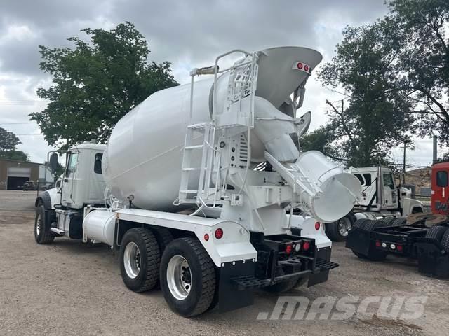 Mack GR64F Drugi tovornjaki