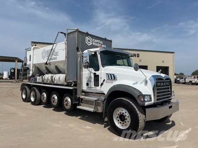 Mack GR64F Avtomešalci za beton