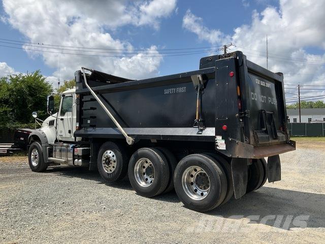 Mack GR64F Kiper tovornjaki