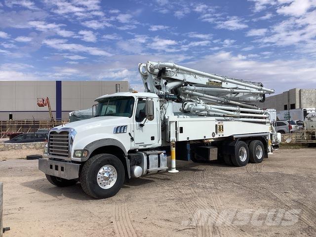 Mack GR64F Kamionske črpalke za beton
