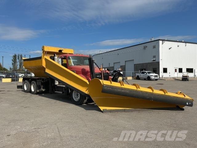 Mack GU433 Snežne deske in plugi