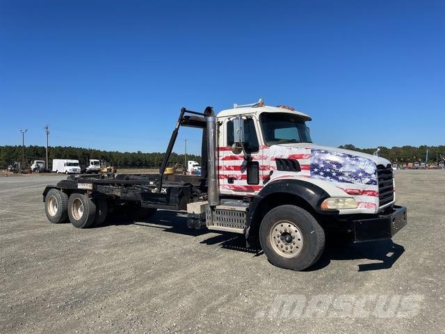 Mack GU533 Kotalni prekucni tovornjaki