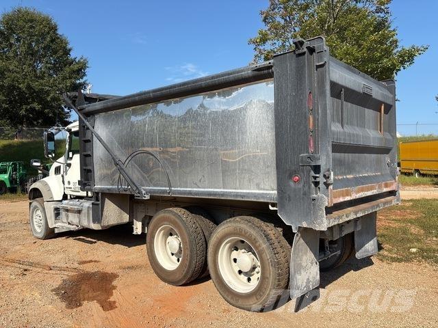 Mack GU713 Kiper tovornjaki