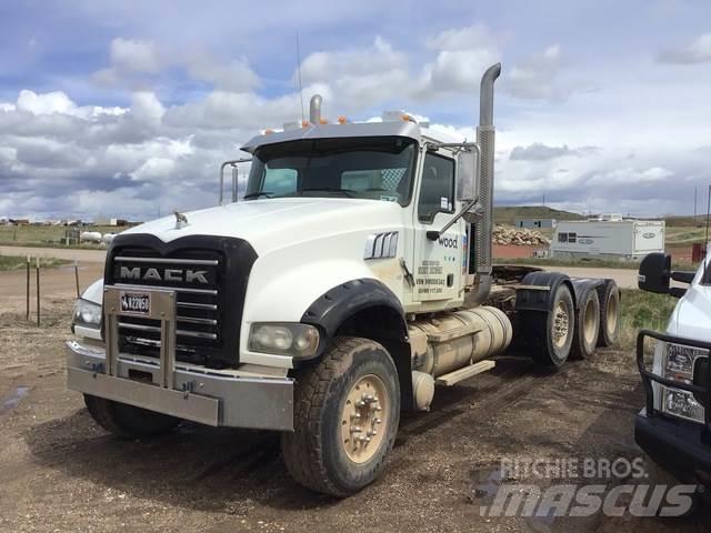 Mack GU713 Vlačilci