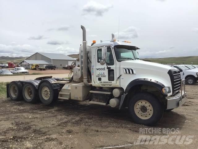 Mack GU713 Vlačilci