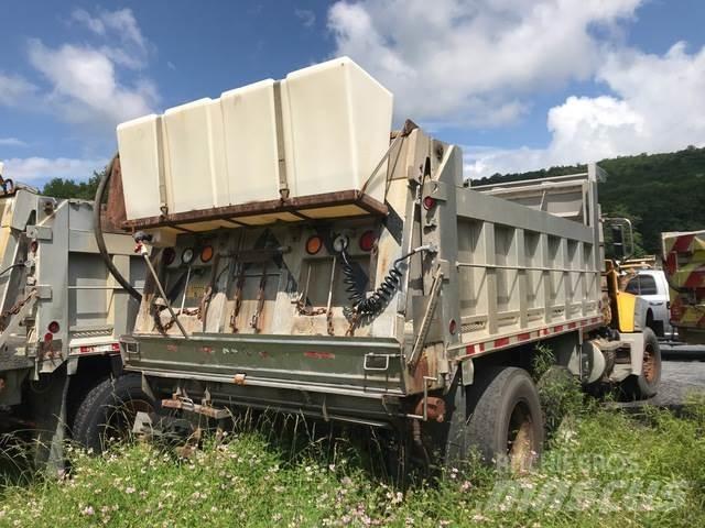 Mack GU713 Snežne deske in plugi