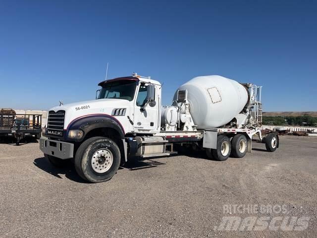 Mack GU713 Drugi tovornjaki