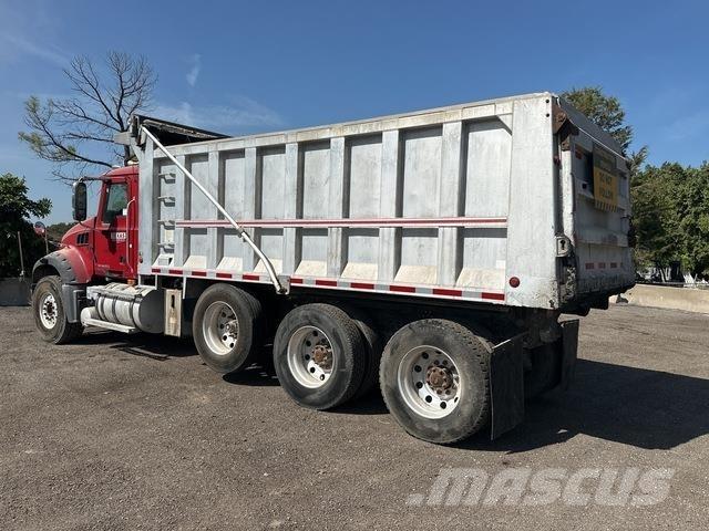 Mack GU713 Kiper tovornjaki