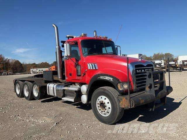 Mack GU713 Vlačilci