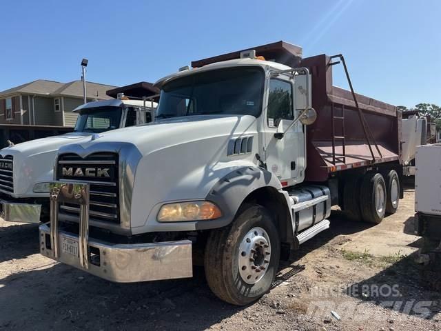 Mack GU813 Kiper tovornjaki
