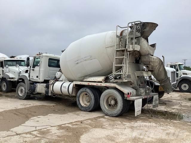 Mack GU813 Drugi tovornjaki