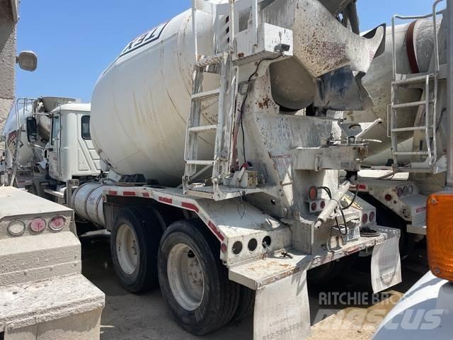 Mack GU813 Drugi tovornjaki
