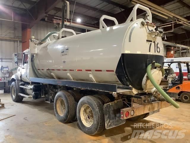 Mack GU813 Tovornjaki cisterne