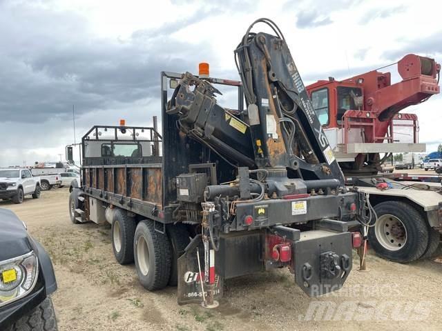 Mack GU813 Tovornjaki s kesonom/platojem