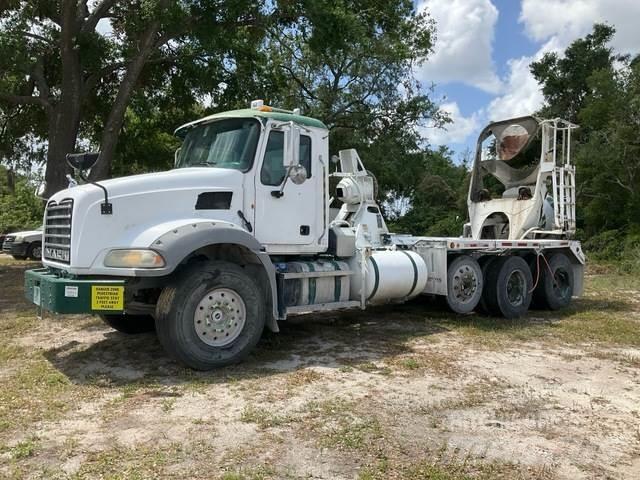 Mack GU813 Drugi tovornjaki