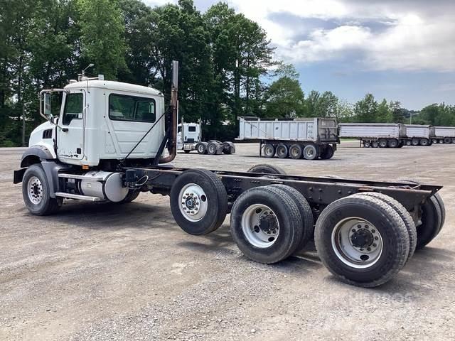 Mack GU813 Kabine in notranjost