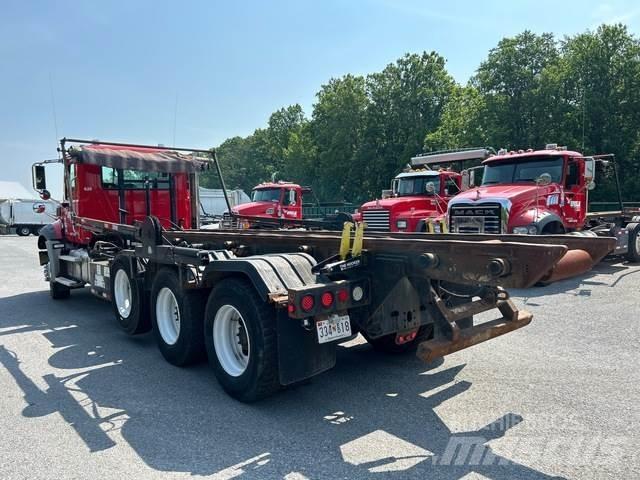 Mack GU813 Komunalni tovornjaki