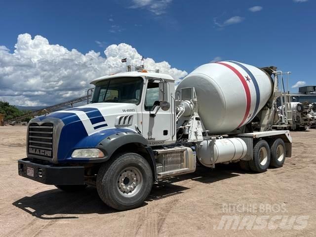 Mack GU813 Drugi tovornjaki