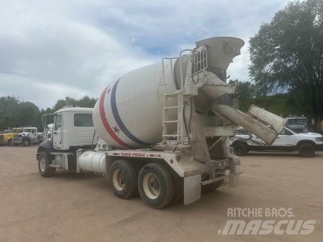 Mack GU813 Drugi tovornjaki