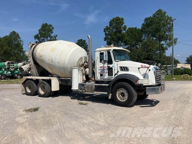 Mack GU813 Drugi tovornjaki