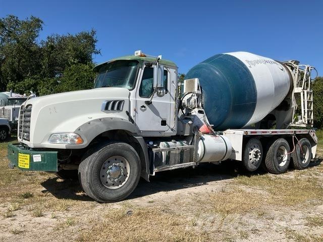 Mack GU813 Drugi tovornjaki