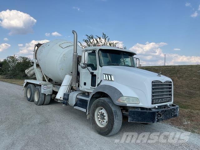 Mack GU813 Drugi tovornjaki
