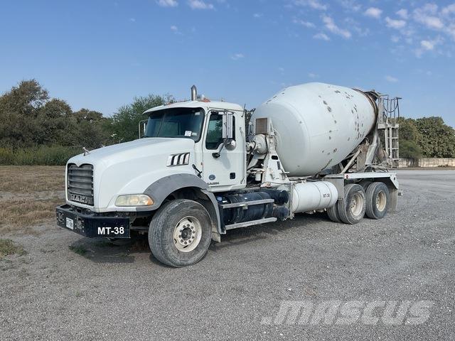 Mack GU813 Drugi tovornjaki