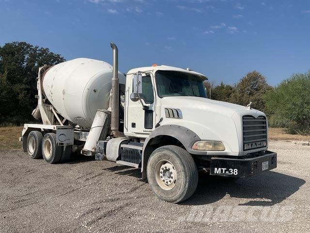 Mack GU813 Drugi tovornjaki