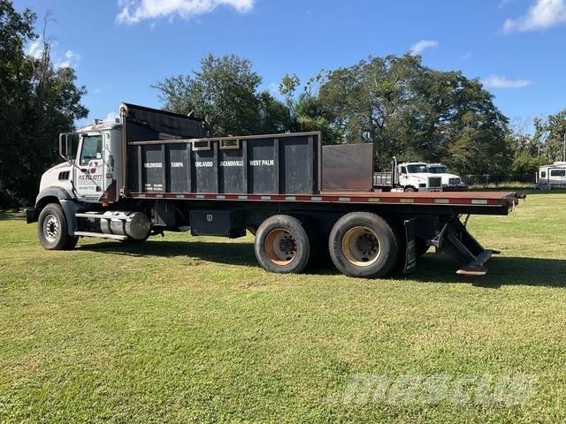 Mack GU813 Kiper tovornjaki