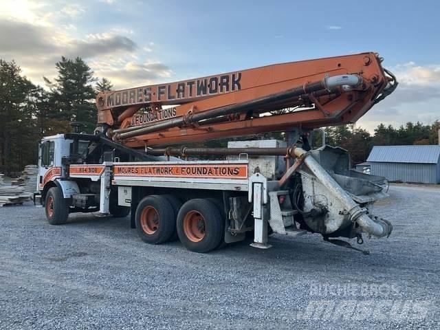 Mack MR688S Kamionske črpalke za beton