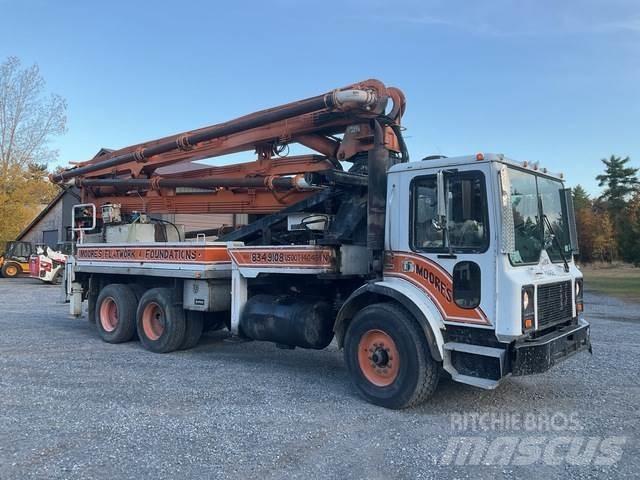 Mack MR688S Kamionske črpalke za beton