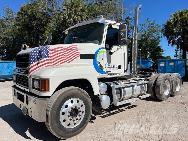 Mack Pinnacle Vlačilci