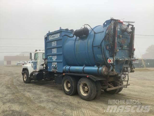 Mack RB690S Vakuumski tovornjaki