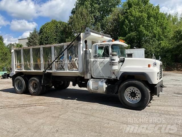 Mack RD600 Kiper tovornjaki