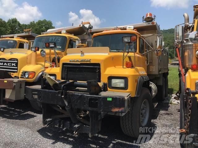 Mack RD600 Snežne deske in plugi