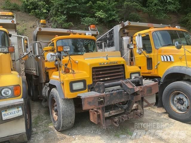 Mack RD600 Snežne deske in plugi