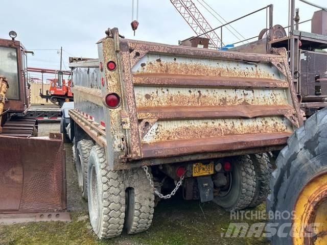 Mack RD688S Kiper tovornjaki