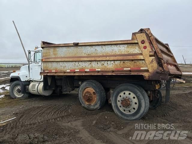 Mack RD688S Kiper tovornjaki
