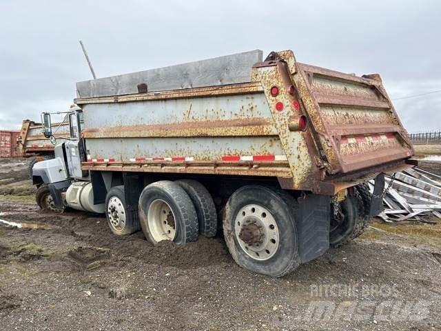 Mack RD688S Kiper tovornjaki