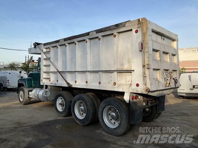 Mack RD688S Kiper tovornjaki